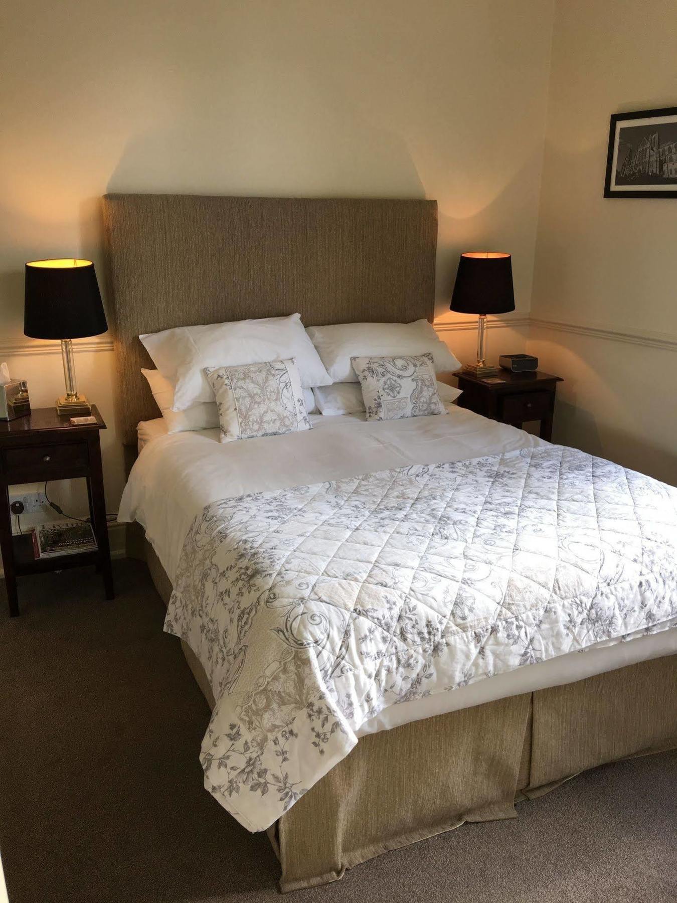 Bishops Guest Accommodation York Exteriör bild