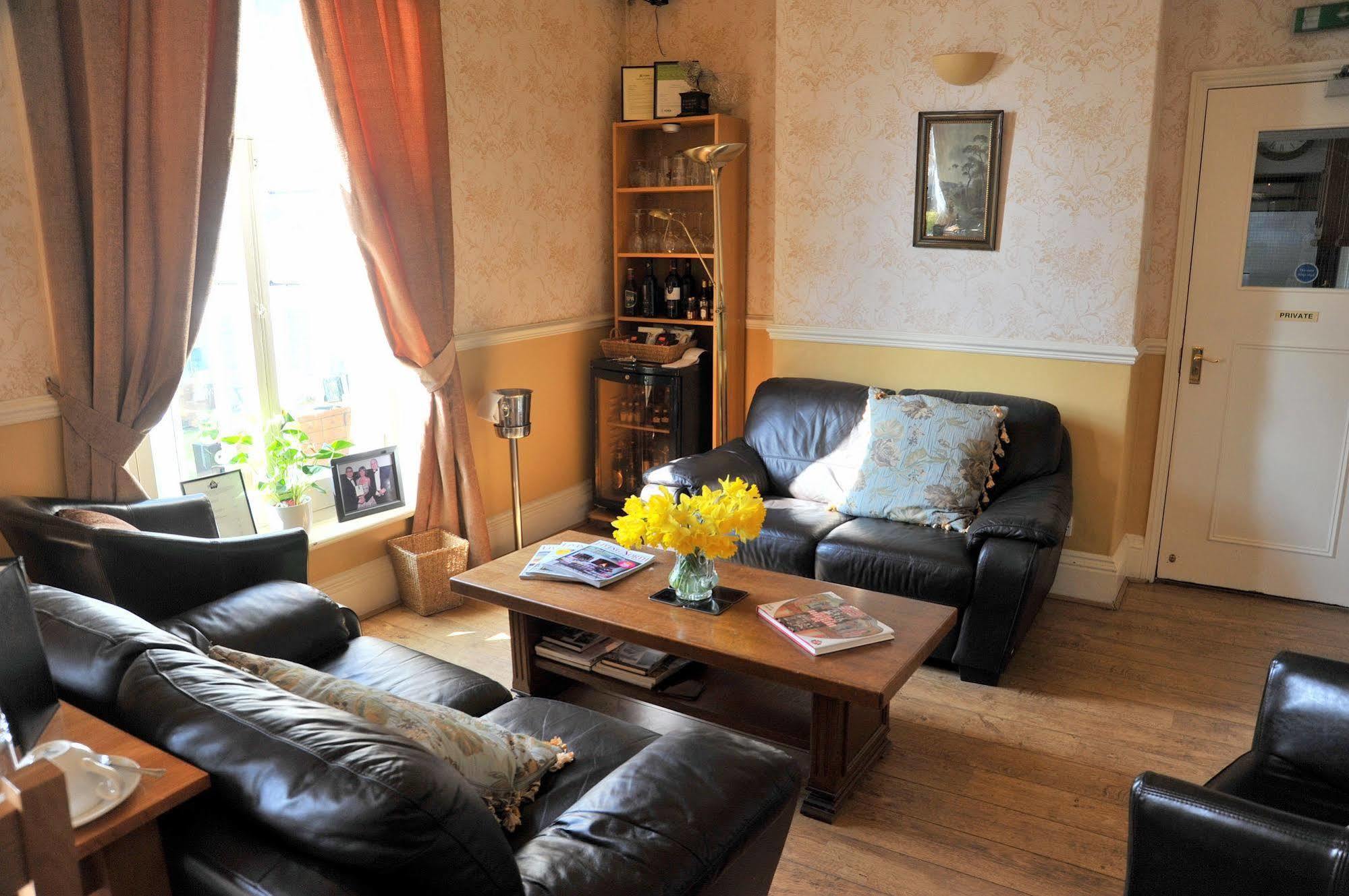 Bishops Guest Accommodation York Exteriör bild